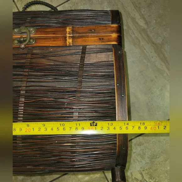 Vintage Wooven Treasure Box Carry Tote - Picture 9 of 9